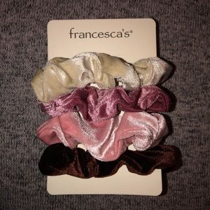 Velvet scrunchie 4 pack